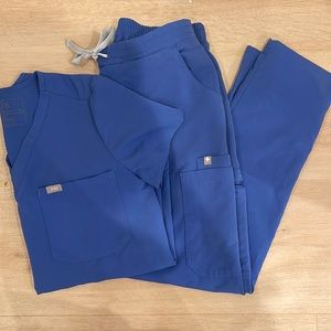 Figs Women’s Scrub Set. Top is XS. Bottom is XSP. Color is Denim
